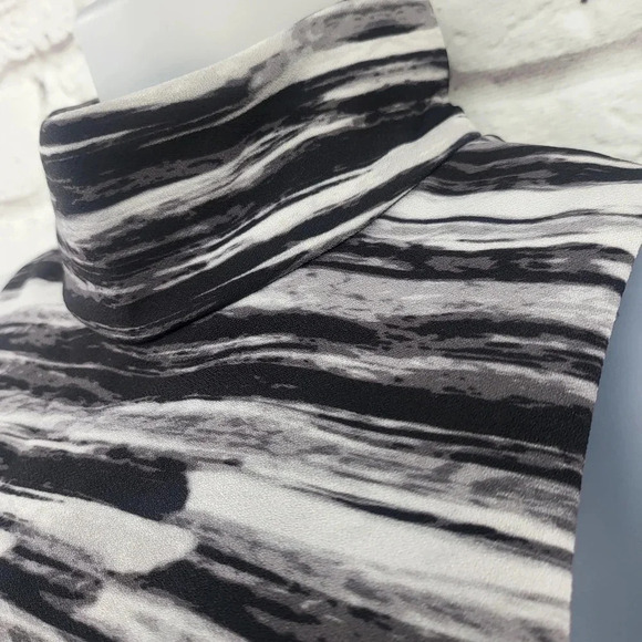 KEEPSAKE Women's Size XS Painted Stripe Subtract Dress NEW - Picture 4 of 14